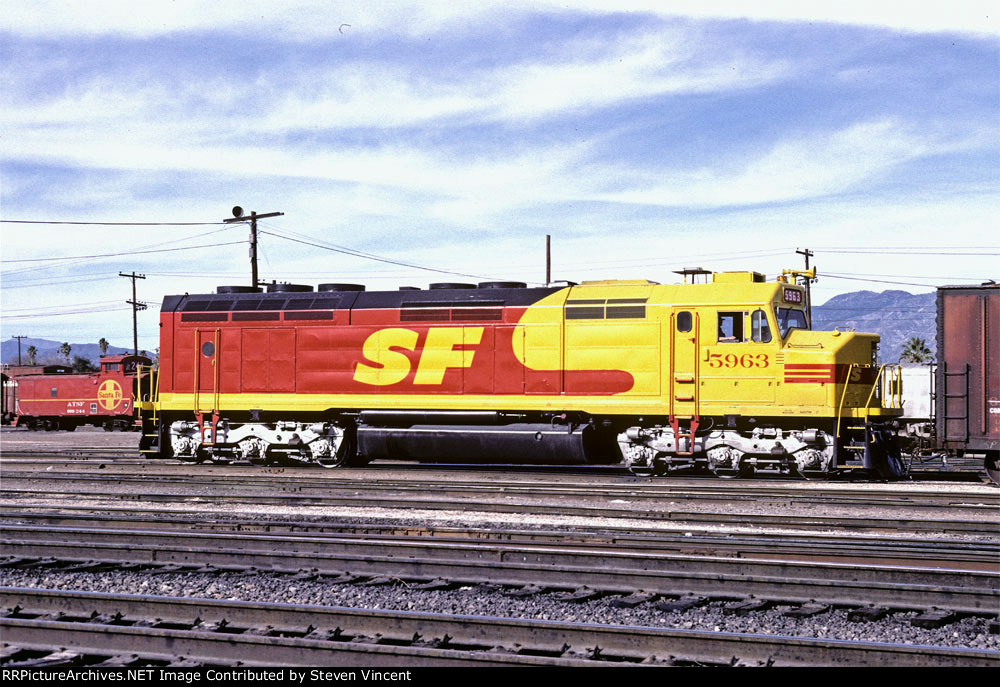Santa Fe F45 #5963 in Kodachrome.